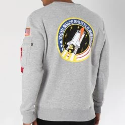 Bon marché 👏 Sweat Crewneck Avec Poche Bomber Nasa Space Shuttle Gris Chiné de Alpha Industries 😉 -California Jewels Soldes alpha industries 150354 178307 17 20180809T164937 05