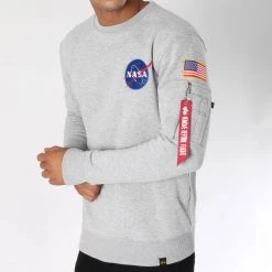 Bon marché 👏 Sweat Crewneck Avec Poche Bomber Nasa Space Shuttle Gris Chiné de Alpha Industries 😉