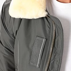De gros 💯 Bomber Fourrure Injector III 143104 Gris Anthracite de Alpha Industries 🔥 -California Jewels Soldes alpha industries 228145 143104 136 20200814T161627 03
