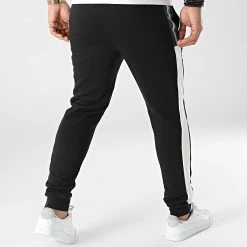 Bon marché 👍 Pantalon Jogging A Bandes Logo Ipole 38126BW Noir de Kappa 🛒 -California Jewels Soldes kappa 301328 38126BW 005 20220203T162637 04