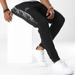 Top 10 🎉 Pantalon Jogging A Bandes Logo Cabey Noir de Kappa 💯 -California Jewels Soldes kappa 331777 33184YW 005 20220810T153513 03