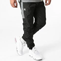 Coupon 🥰 Ensemble De Survêtement Réfléchissant A Bandes Paname Gris Noir de NI by Ninho 🧨 -California Jewels Soldes ni by ninho 264930 ENSEMBLE PANAME REFLECTOR BLACK 20210705T161334 04