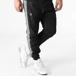 Meilleure affaire 🛒 Ensemble De Survetement A Bandes Réfléchissant Colt Gris Noir de NI by Ninho ❤️ -California Jewels Soldes ni by ninho 298423 NI 4 NOIR REFLECTOR 20220117T152414 05